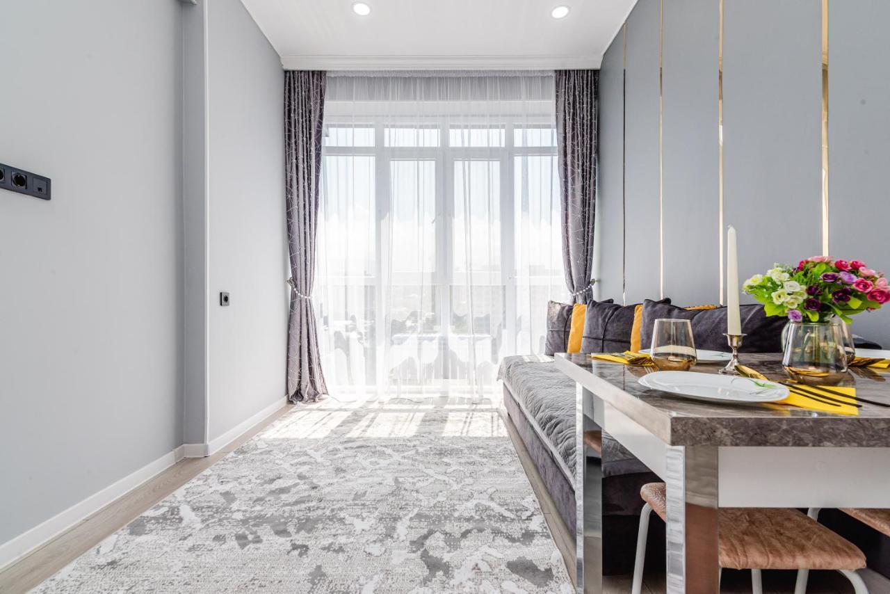 Heaven 10 Apartamento Almaty Exterior foto